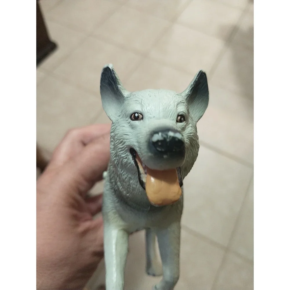 Safari Barking Akita Dog w/ Curled Tail Toy Figure Like Schleich New Battery 7